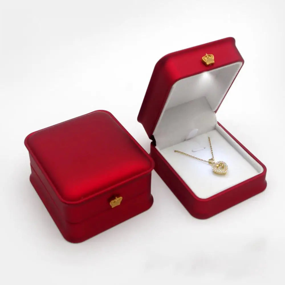 1 Pcs LED Jewelry Ring Box Luxury Velvet Rubber Necklace Pendant Gifts Display With Light For Proposal Engagement Wedding 2030