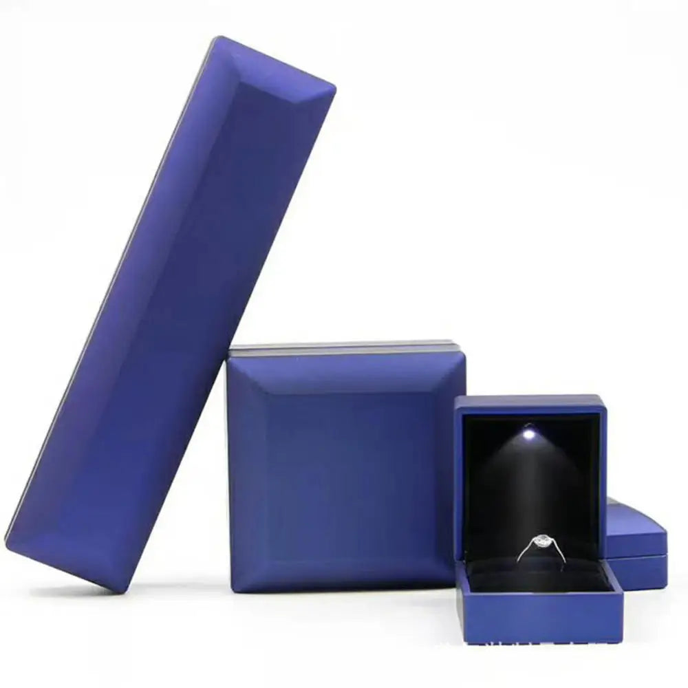 1 Pcs LED Jewelry Ring Box Luxury Velvet Rubber Necklace Pendant Gifts Display With Light For Proposal Engagement Wedding 2030