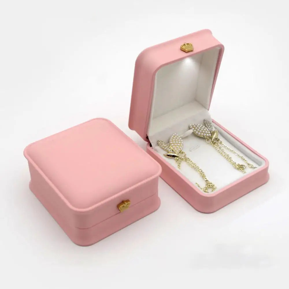1 Pcs LED Jewelry Ring Box Luxury Velvet Rubber Necklace Pendant Gifts Display With Light For Proposal Engagement Wedding 2030