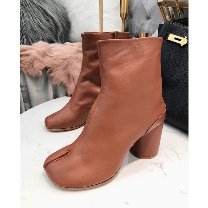 2026 Autumn Winter Soft Leather Split toe Tabi Women Ankle Boots Fashion Thick High heels Chunky Shoes Ins Style Short Booties