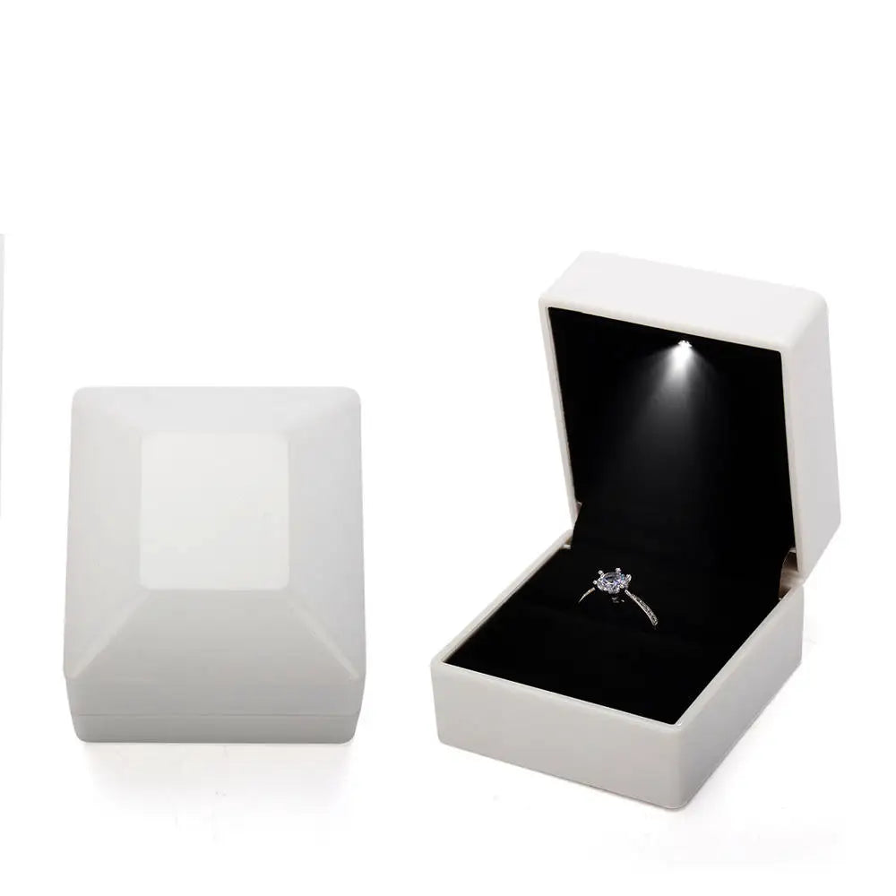1 Pcs LED Jewelry Ring Box Luxury Velvet Rubber Necklace Pendant Gifts Display With Light For Proposal Engagement Wedding 2030